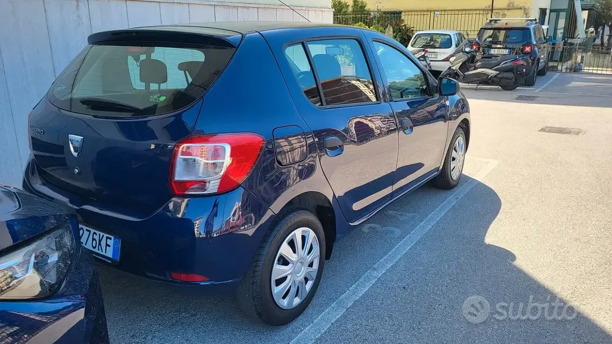Usata Dacia Sandero 75 CV (55 kW) 2014 Blu Berlina