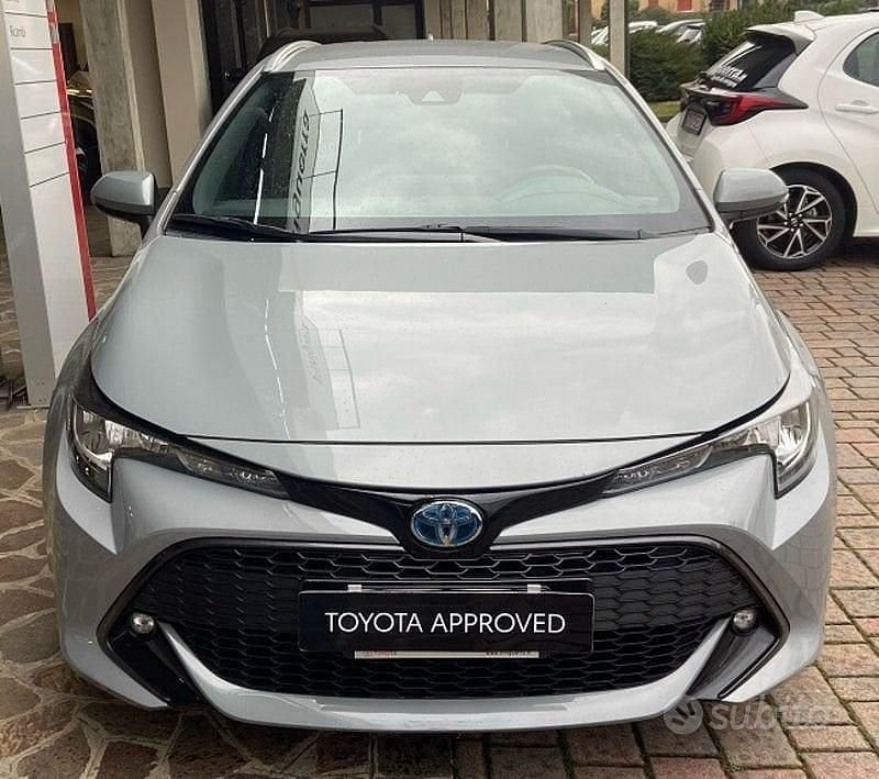 Usata Toyota Corolla Active 122 CV (89 kW) 2020 Grigio Station wagon