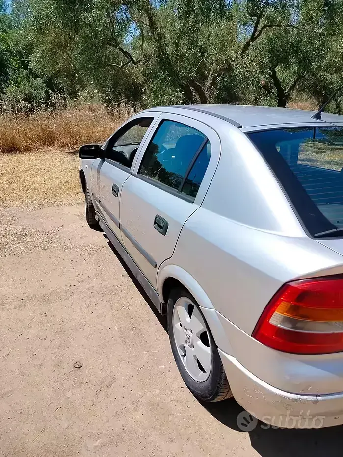 Usata Opel Astra 75 CV (55 kW) 2002 Grigio Berlina