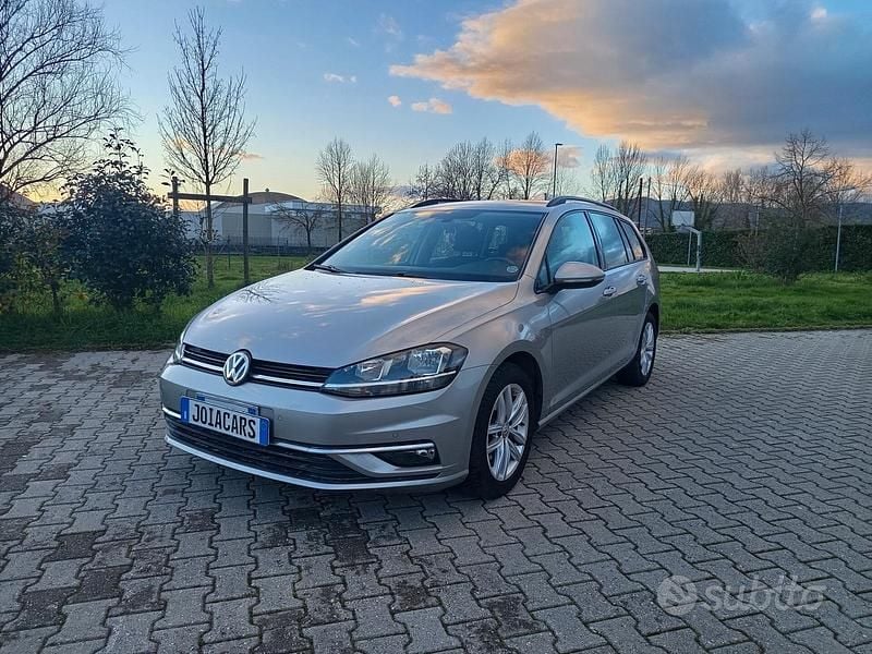 Usata VW Golf VII Executive 115 CV (84 kW) 2018 Grigio Station wagon