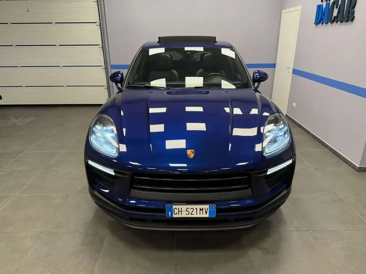 Usata Porsche Macan 265 CV (194 kW) 2021 Blu genziana SUV