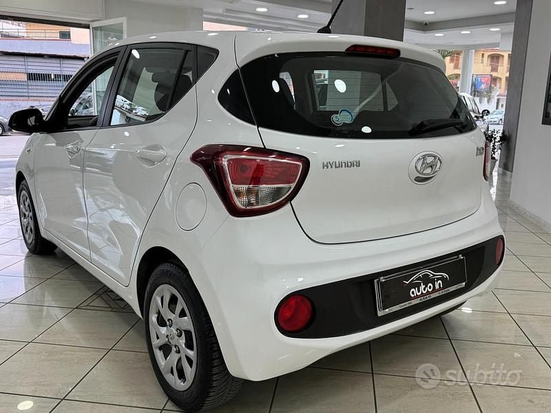 Usata Hyundai i10 69 CV (50 kW) 2017 Bianco Utilitaria