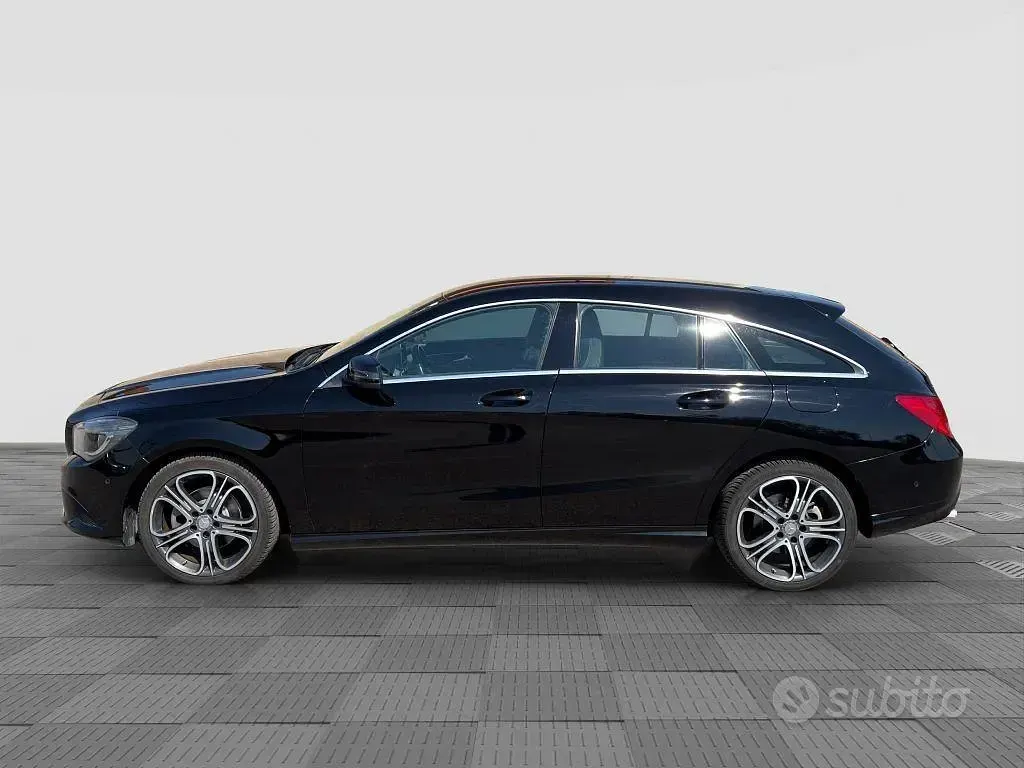 Usata Mercedes CLA200 Night 136 CV (100 kW) 2015 Nero Station wagon