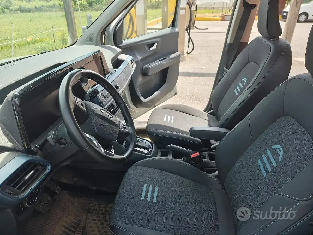 Usata Ford Courier Titanium 125 CV (91 kW) 2025 Grigio Monovolume
