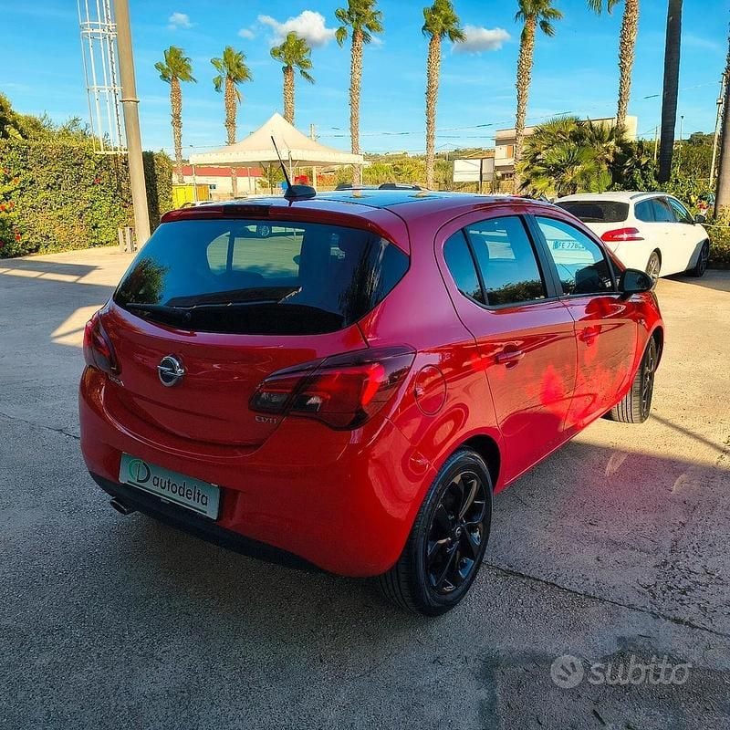 Usata Opel Corsa 75 CV (55 kW) 2017 Rosso Berlina