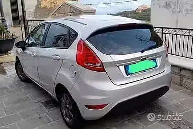 Usata Ford Fiesta Titanium 70 CV (51 kW) 2012 Nero Utilitaria