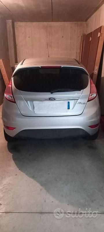 Usata Ford Fiesta Titanium 97 CV (71 kW) 2014 Grigio Berlina