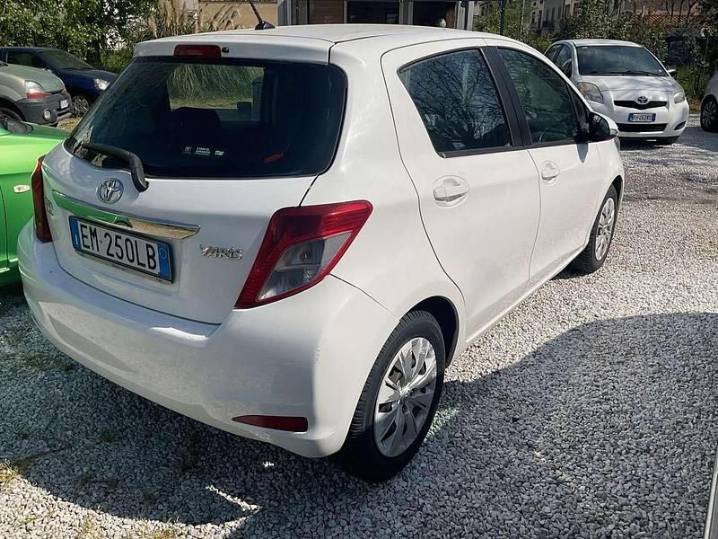 Usata Toyota Yaris Active 99 CV (72 kW) 2012 Other Utilitaria