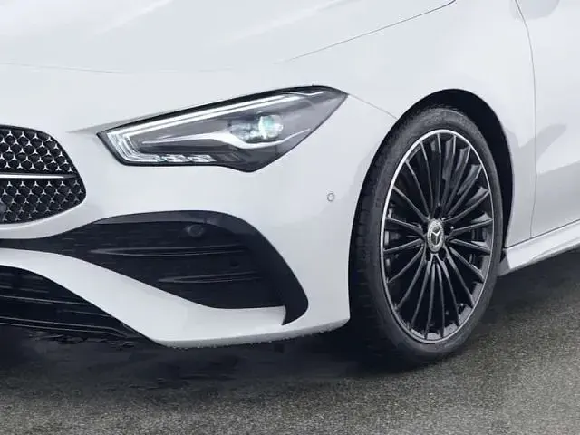 Usata Mercedes CLA200 Premium 150 CV (110 kW) 2024 Bianco metallizzato