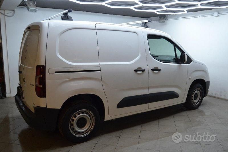 Usata Opel Combo 102 CV (75 kW) 2019 Bianco Monovolume