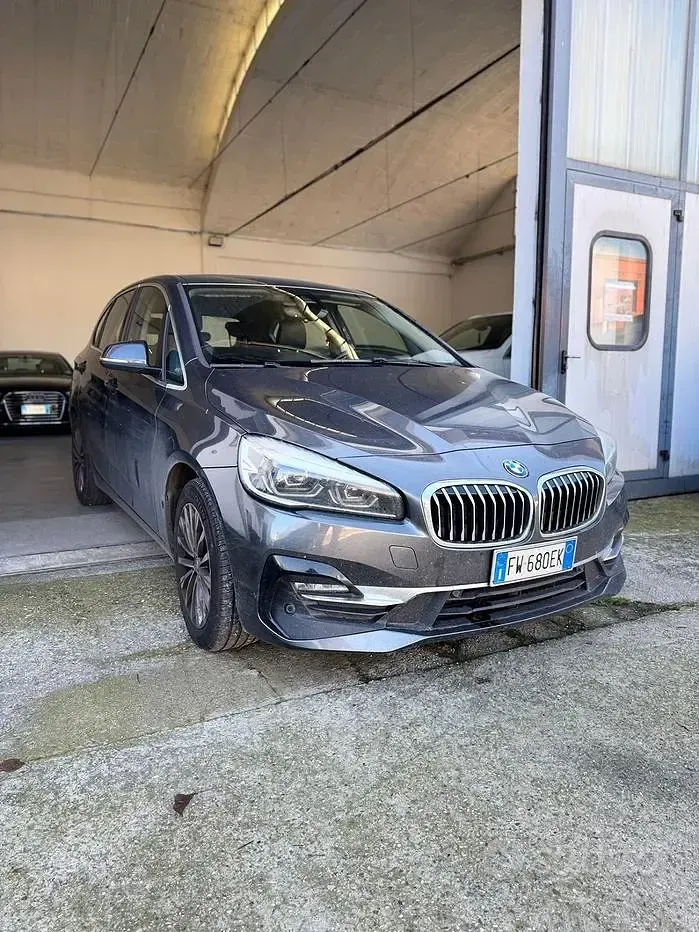 Usata BMW 216 Active Tourer Luxury Line 116 CV (85 kW) 2019 Grigio Monovolume