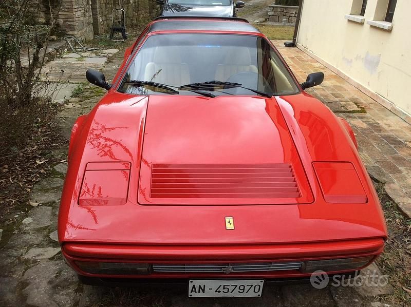 Usata Ferrari 208 155 CV (114 kW) 1988 Rosso Coupé