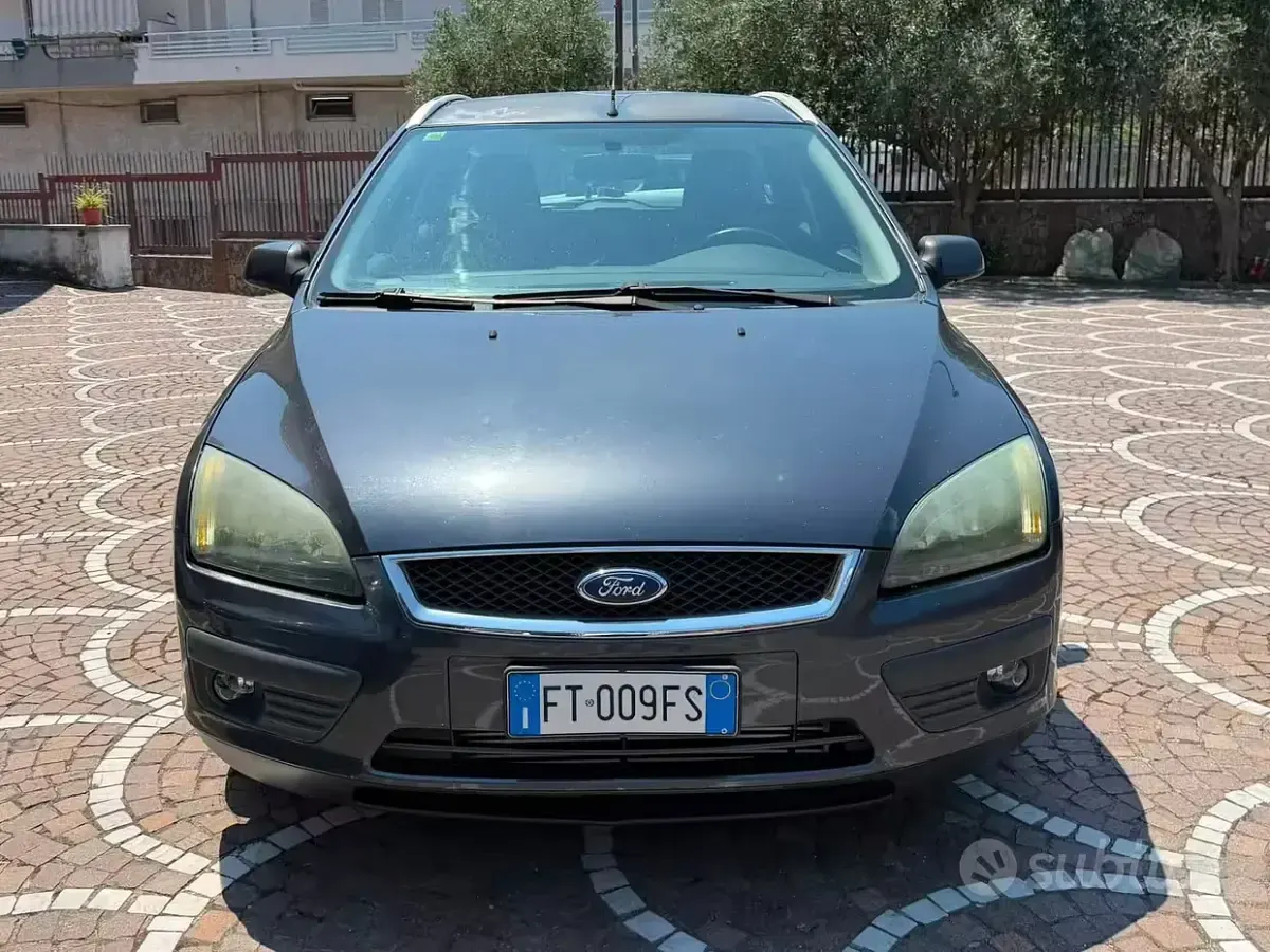 Usata Ford Focus S 90 CV (66 kW) 2006 Grigio Station wagon