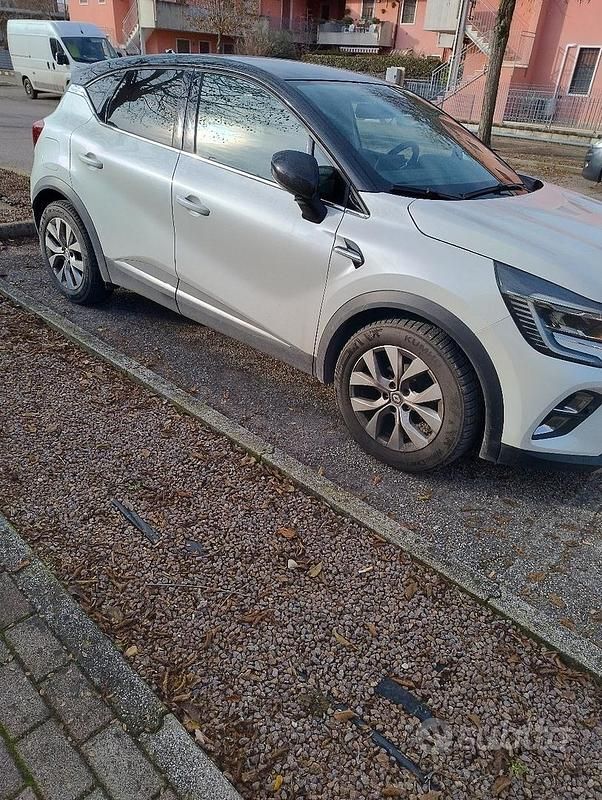 Usata Renault Captur 116 CV (85 kW) 2021 Bianco SUV