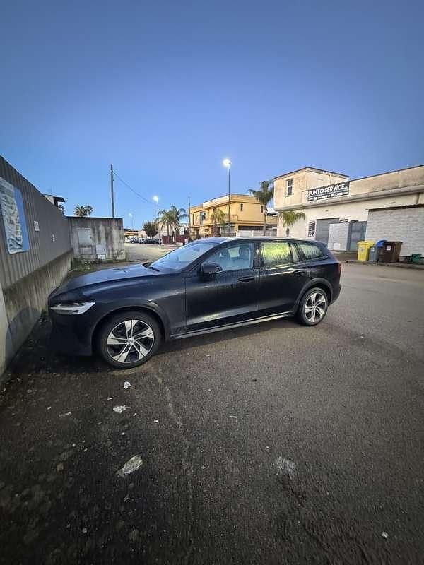 Usata Volvo V60 CC Plus 197 CV (144 kW) 2022 Station wagon