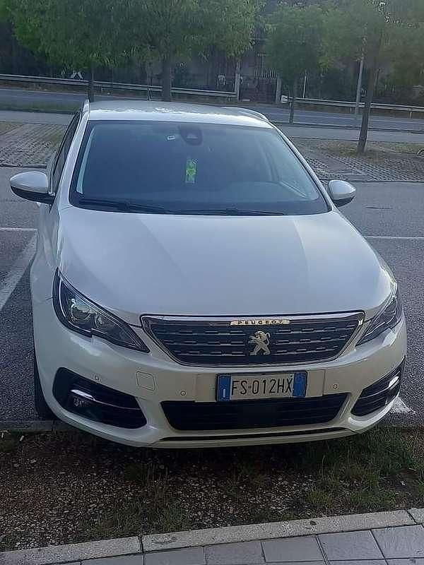 Usata 2019 Peugeot 308 SW Allure Station wagon | 8900 € (Buon prezzo) - Immagine 1/4