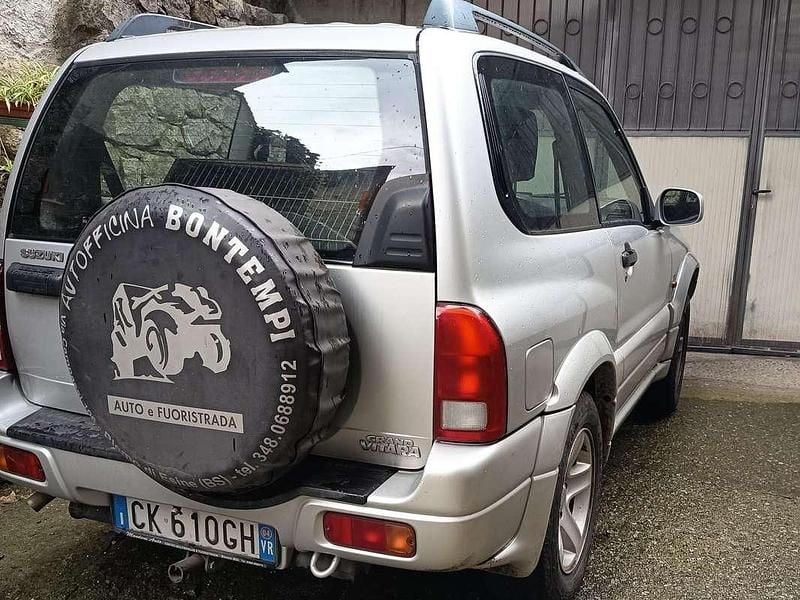 Argento Usata 2004 Suzuki Grand Vitara SUV | 6000 € (Buon prezzo) - Immagine 1/4