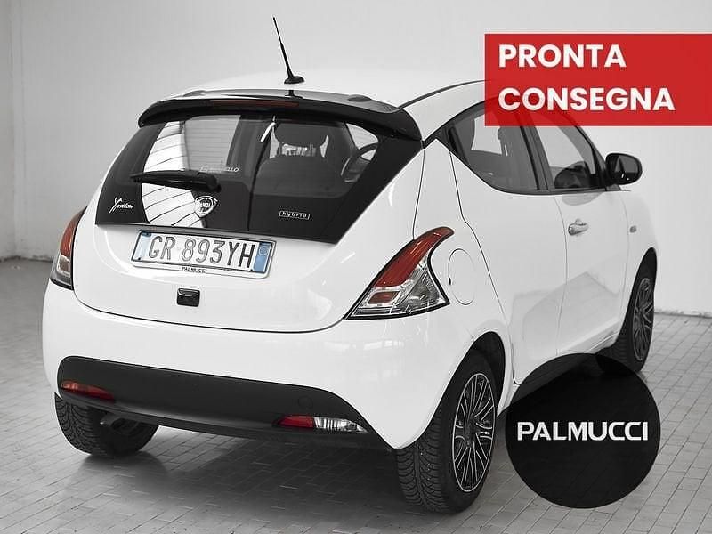 Usata Lancia Ypsilon Gold 69 CV (50 kW) 2023 Other Utilitaria