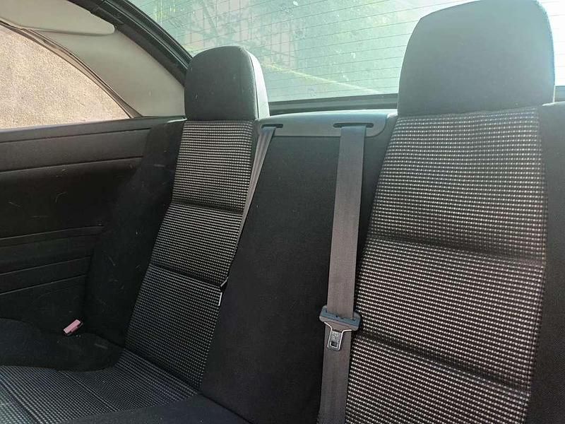 Usata Peugeot 307 CC 109 CV (80 kW) 2004 Argento Cabrio