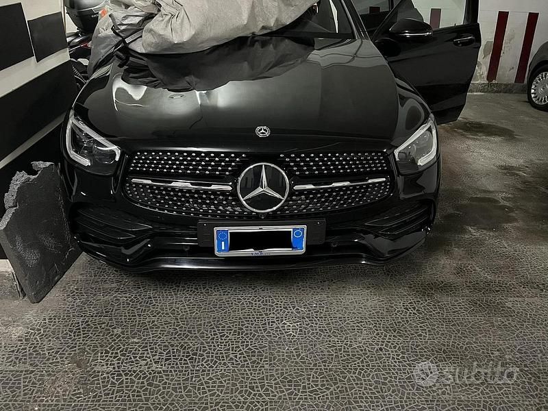 Usata Mercedes GLC300 AMG Line Premium Plus 245 CV (180 kW) 2019 Nero Coupé