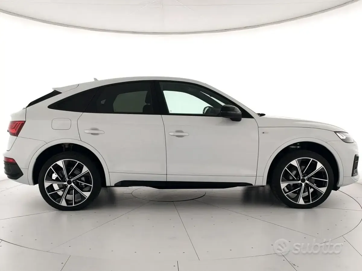 Nuova Audi Q5 Sportback Ambiente 265 CV (194 kW) 2025 Bianco SUV