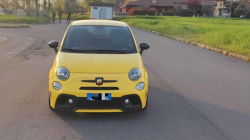 Usata Abarth 595 Turismo 165 CV (121 kW) 2021 Giallo