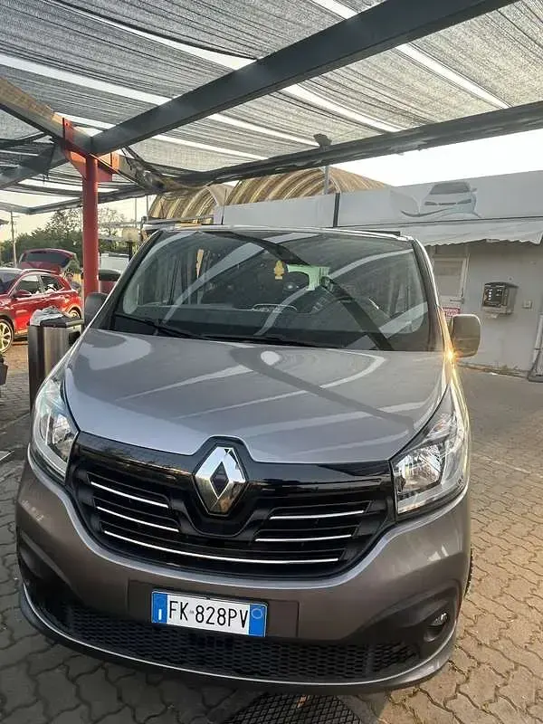 Usata Renault Trafic Intens 125 CV (91 kW) 2017 Grigio Monovolume