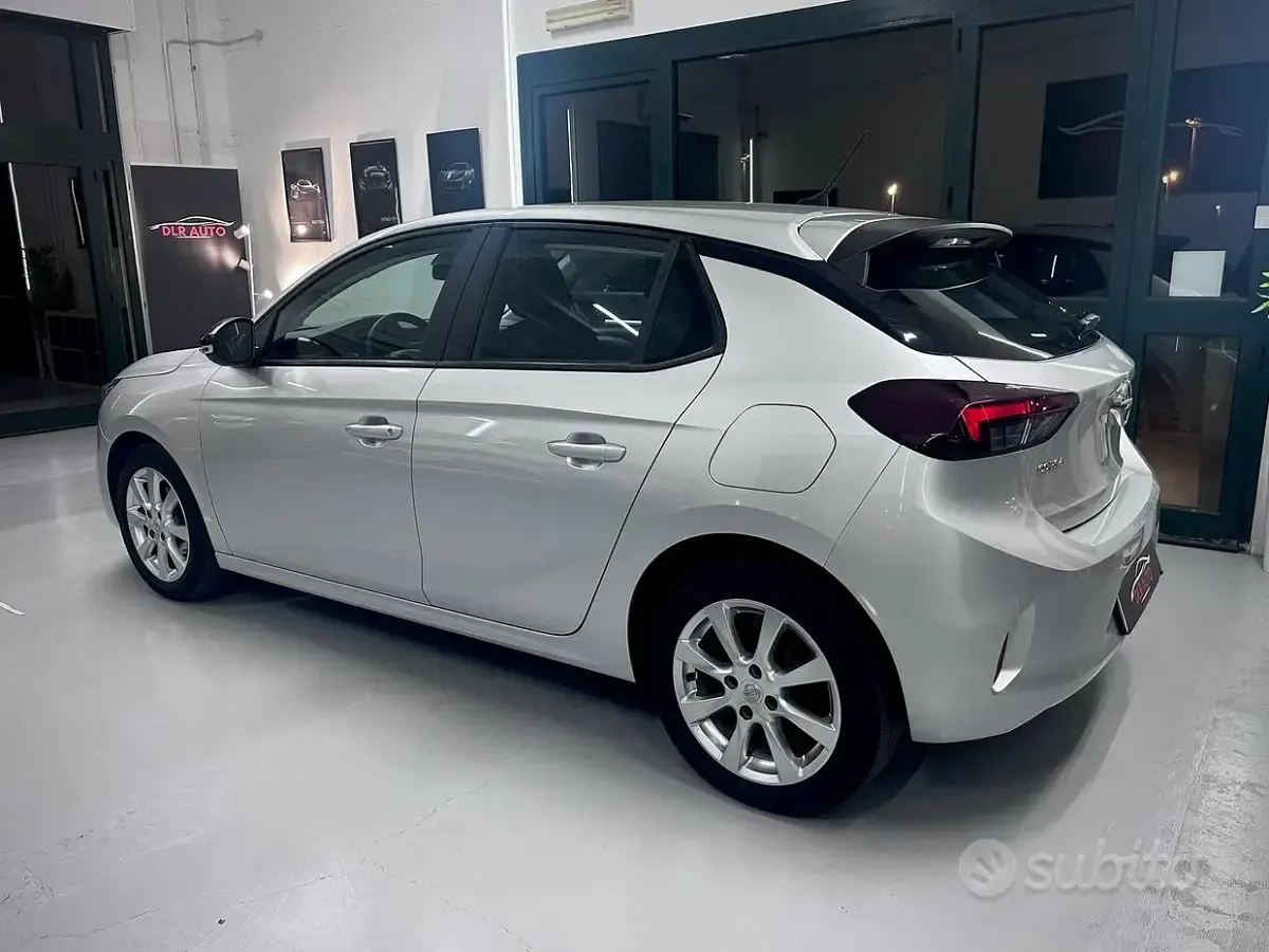 Usata Opel Corsa Edition 102 CV (75 kW) 2022 Grigio Utilitaria