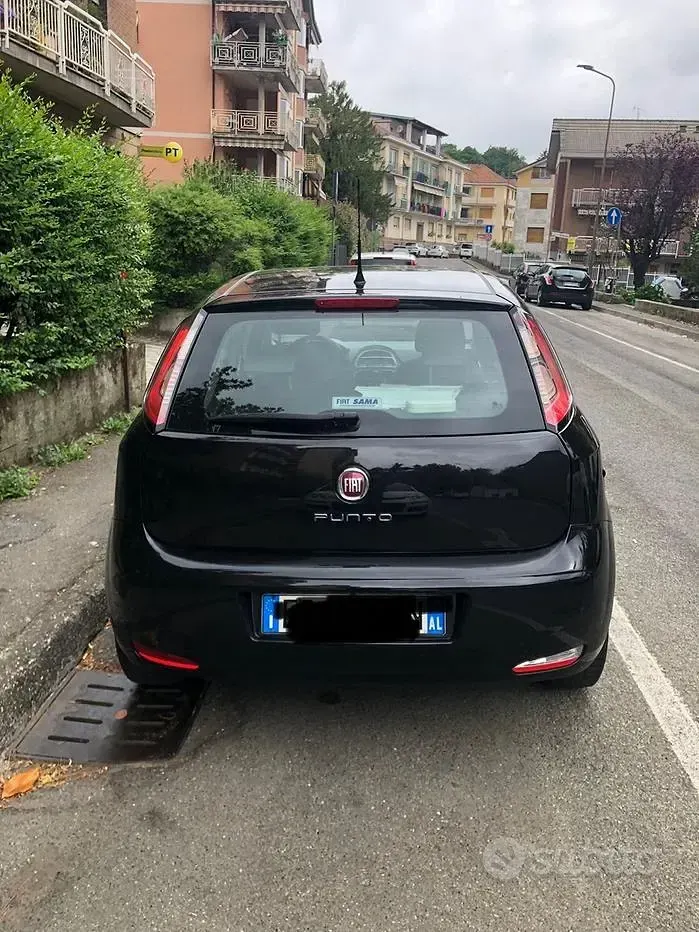 Usata Fiat Punto 65 CV (47 kW) 2013 Nero Utilitaria