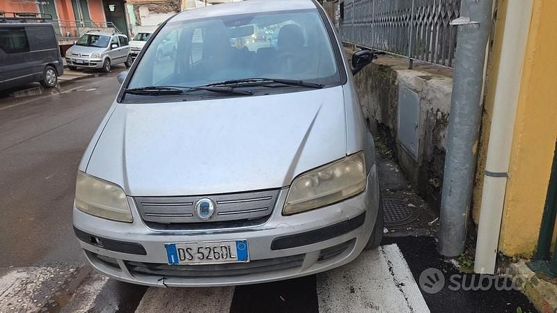 Usata Fiat Idea 70 CV (51 kW) 2008 Grigio Monovolume