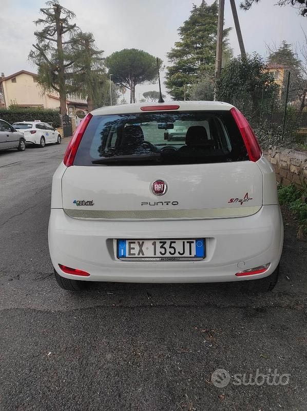 Usata Fiat Grande Punto Street 77 CV (56 kW) 2014 Bianco Utilitaria