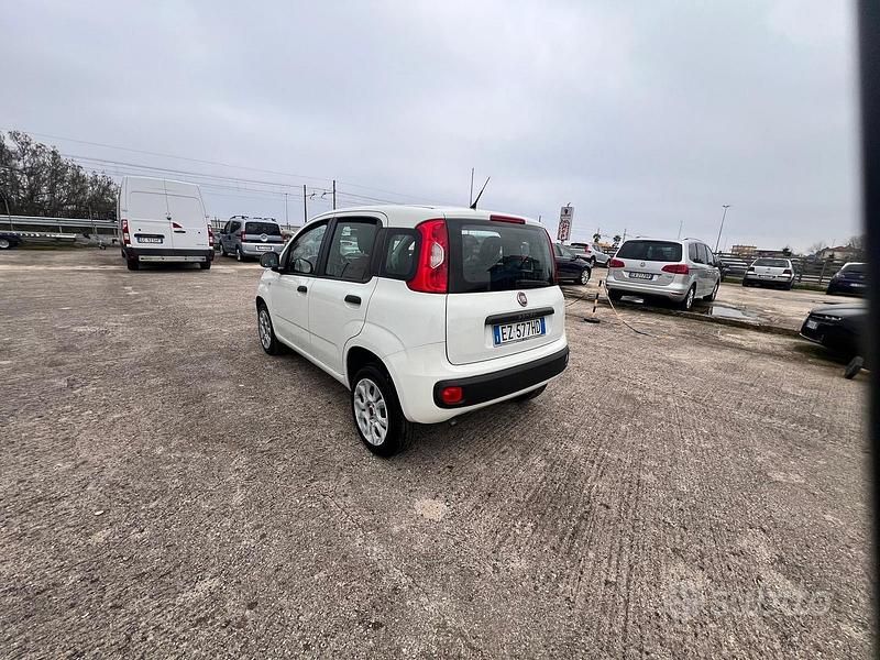 Usata Fiat Panda Lounge 80 CV (58 kW) 2015 Bianco Utilitaria