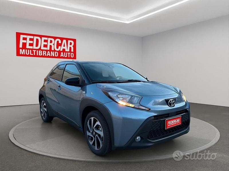 Grigio Nuova 2025 Toyota Aygo X Trend SUV | 16.900 € (Buon prezzo) - Immagine 1/4