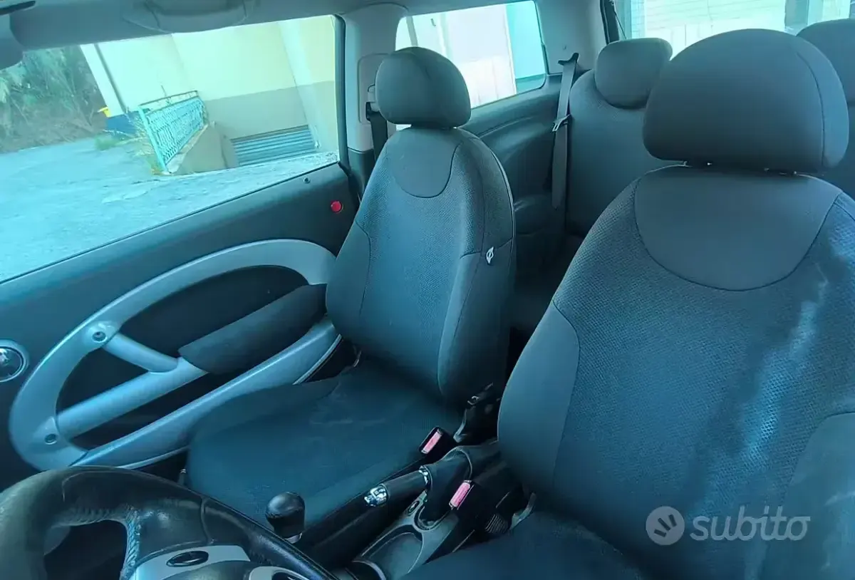 Usata Mini Cooper 116 CV (85 kW) 2005 Nero Utilitaria
