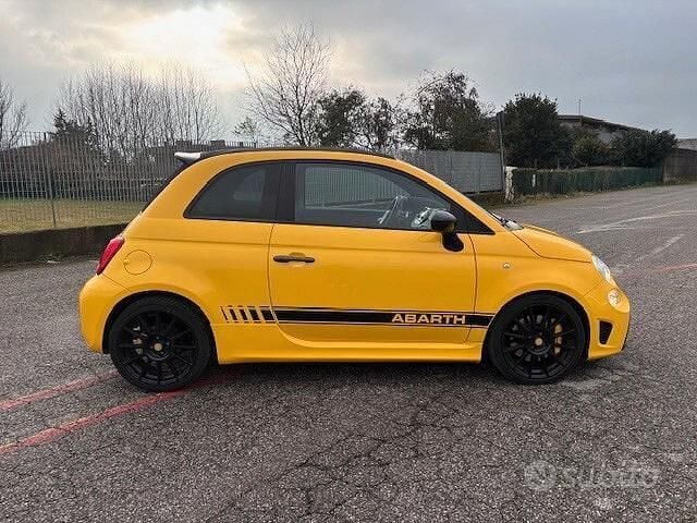 Usata Abarth 595C Competizione 180 CV (132 kW) 2017 Giallo Cabrio