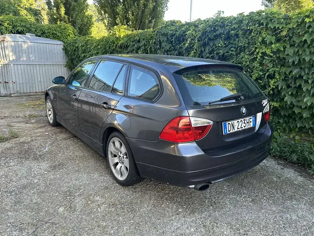 Usata BMW 320 177 CV (130 kW) 2008 Grigio Station wagon