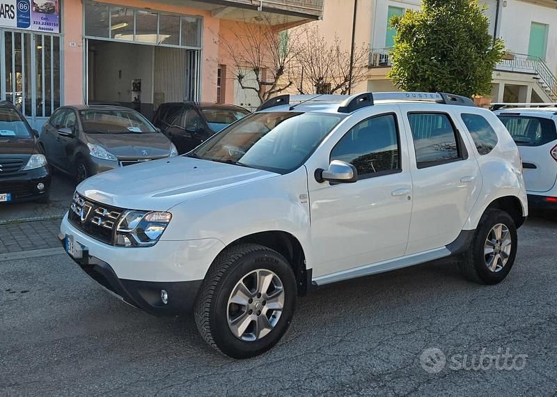Usata Dacia Duster Lauréate 110 CV (80 kW) 2015 Bianco SUV