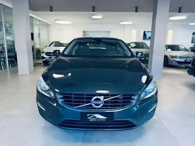Usata Volvo V60 Business Edition 116 CV (85 kW) 2017 Grigio Station wagon