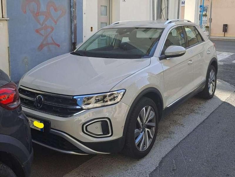 Beige Usata 2022 VW T-Roc Style SUV | 23.000 € (Buon prezzo) - Immagine 1/4