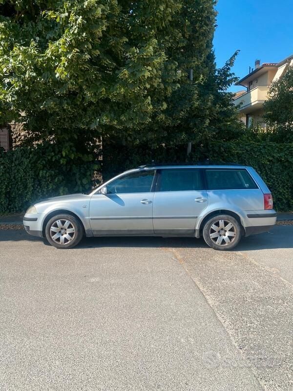 Usata 2001 VW Passat Station wagon | 700 € (Super prezzo) - Immagine 1/4
