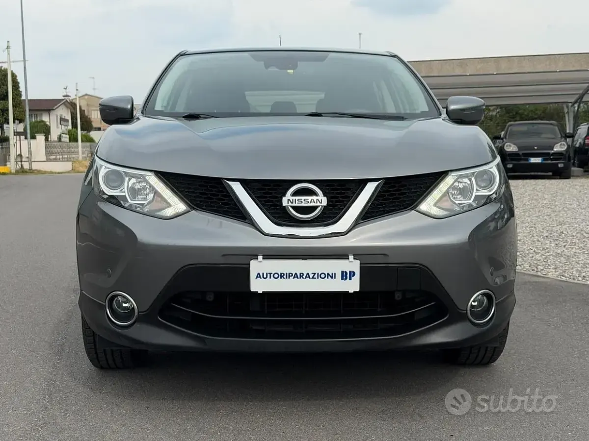 Gebraucht Nissan Qashqai Acenta 110 PS (80 kW) 2016 Grau SUV