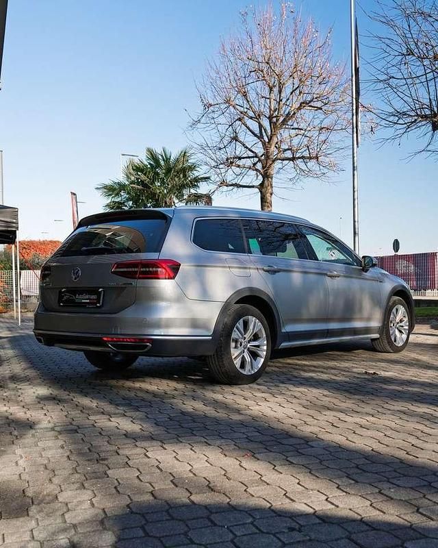 Usata VW Passat Alltrack Executive 190 CV (139 kW) 2016 Argento Station wagon