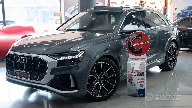 Grigio daytona metallizzato Usata 2019 Audi Q8 S-Line SUV | 46.999 € (Buon prezzo) - Immagine 1/4
