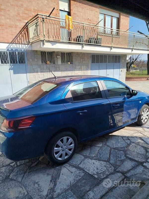 Usata Peugeot 301 82 CV (60 kW) 2018 Blu Berlina