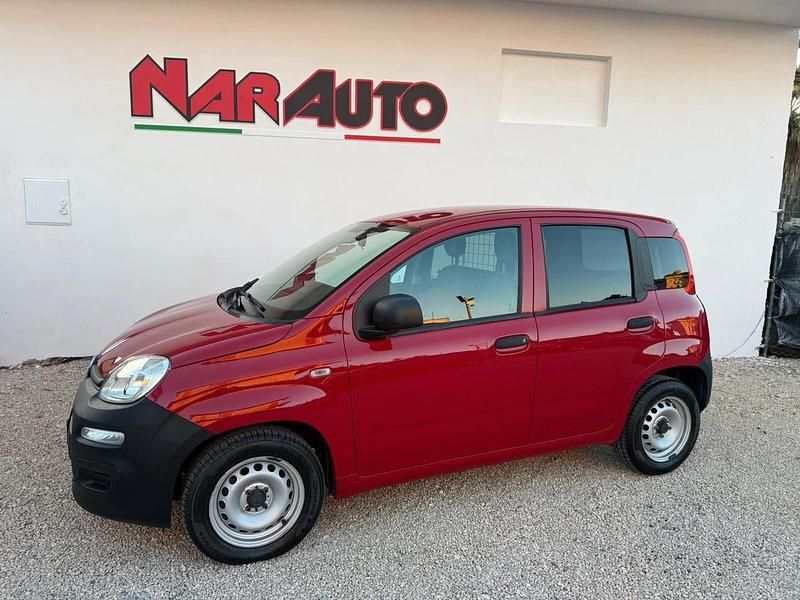 Usata Fiat Panda Pop 75 CV (55 kW) 2016 Rosso Utilitaria
