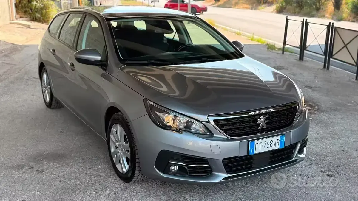 Usata Peugeot 308 131 CV (96 kW) 2019 Grigio Station wagon