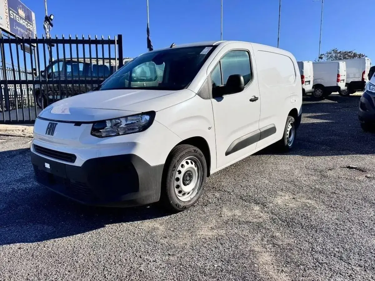 Usata Fiat Doblò 100 CV (73 kW) 2025 Monovolume