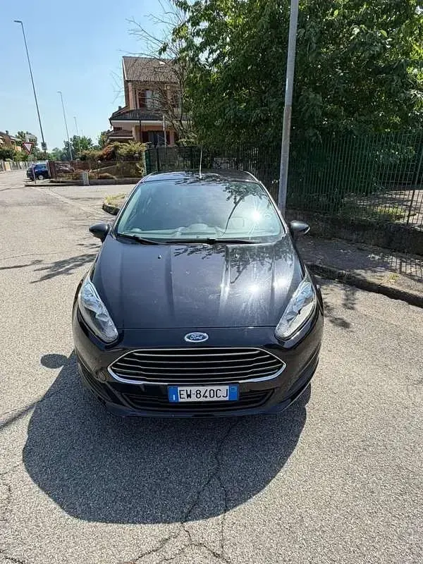 Usata Ford Fiesta Titanium 75 CV (55 kW) 2014 Nero Utilitaria