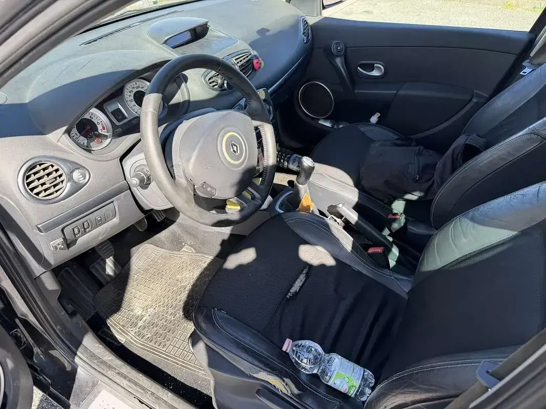 Usata Renault Clio II LE 75 CV (55 kW) 2008 Berlina