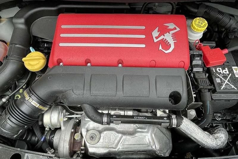 Usata Abarth 595 165 CV (121 kW) 2024 Grigio Utilitaria